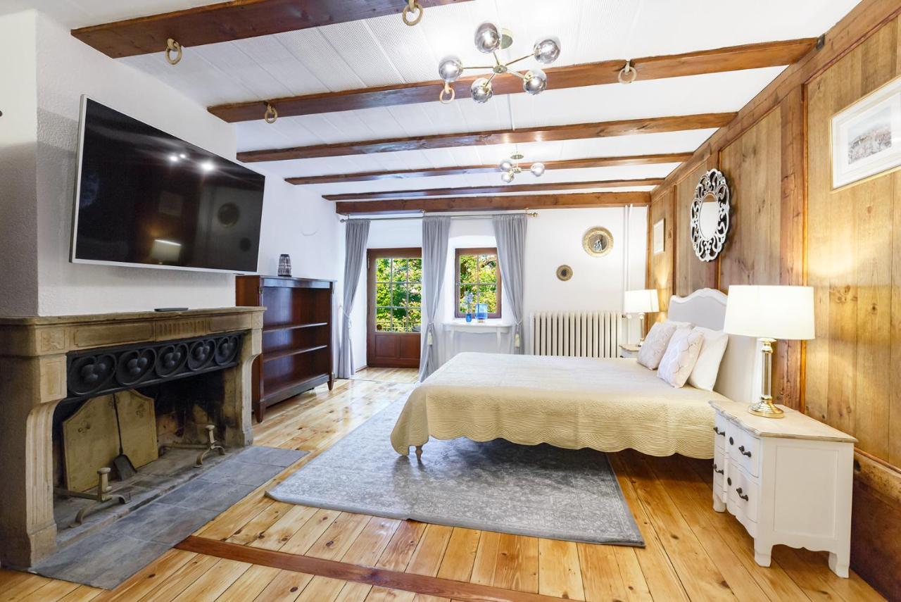 A Castle Spirit Apartment In Chateau Du Chatelard Clarens Exteriör bild